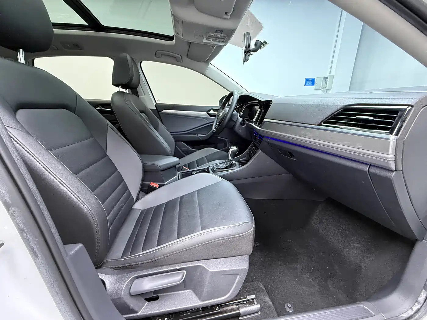 Volkswagen Sagitar 2021 280TSI DSG Surpassing Edition фото 14