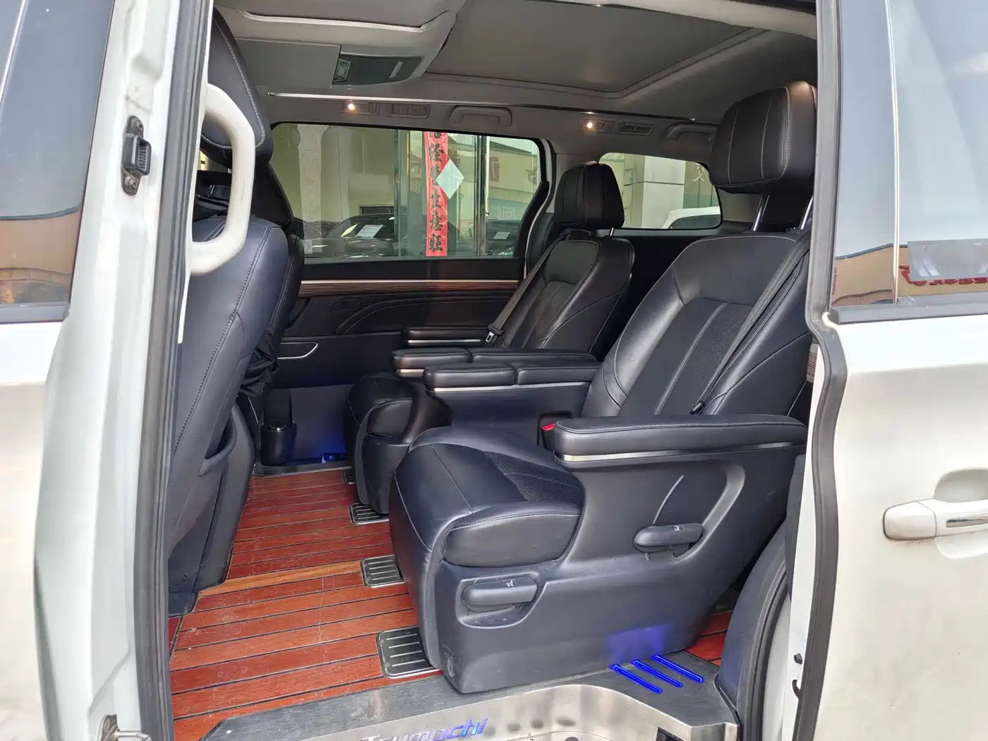 GAC Trumpchi Trumpchi M8 2021 Leading Show Series 390T Prestige Edition фото 5
