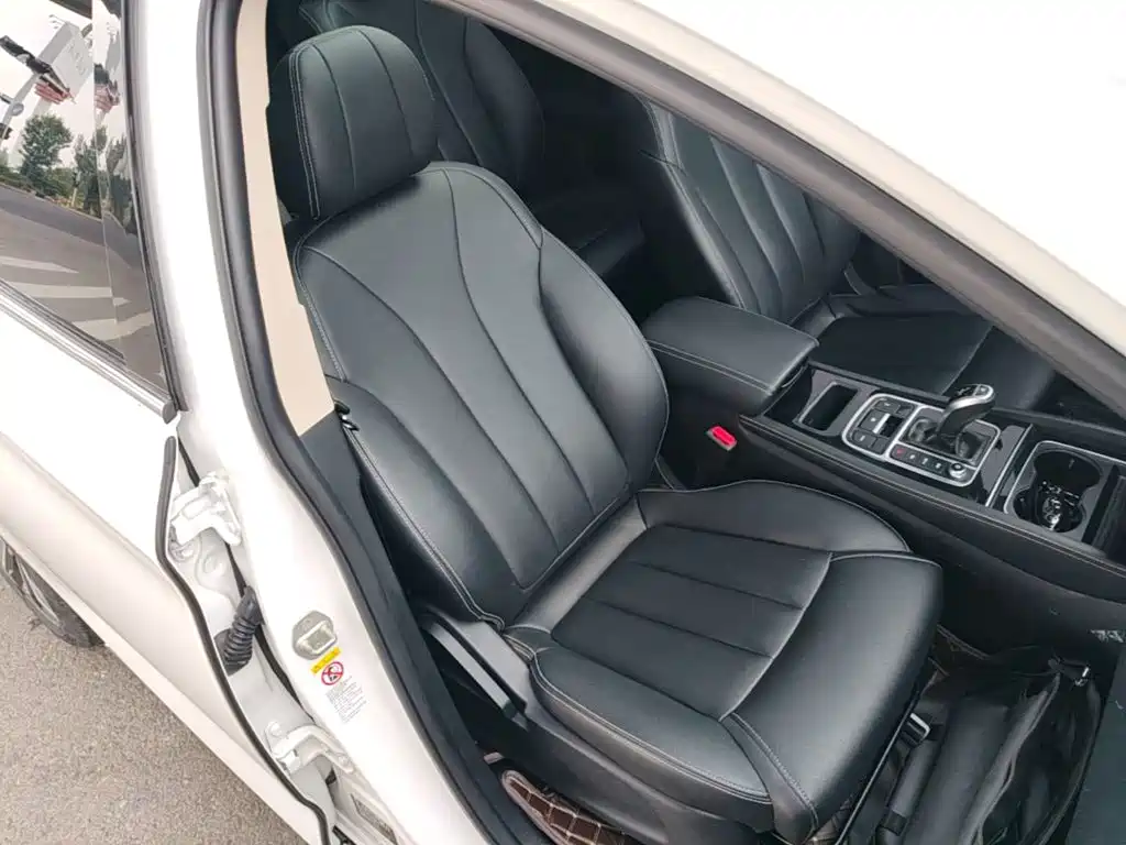 Фото 25 - BYD Song MAX