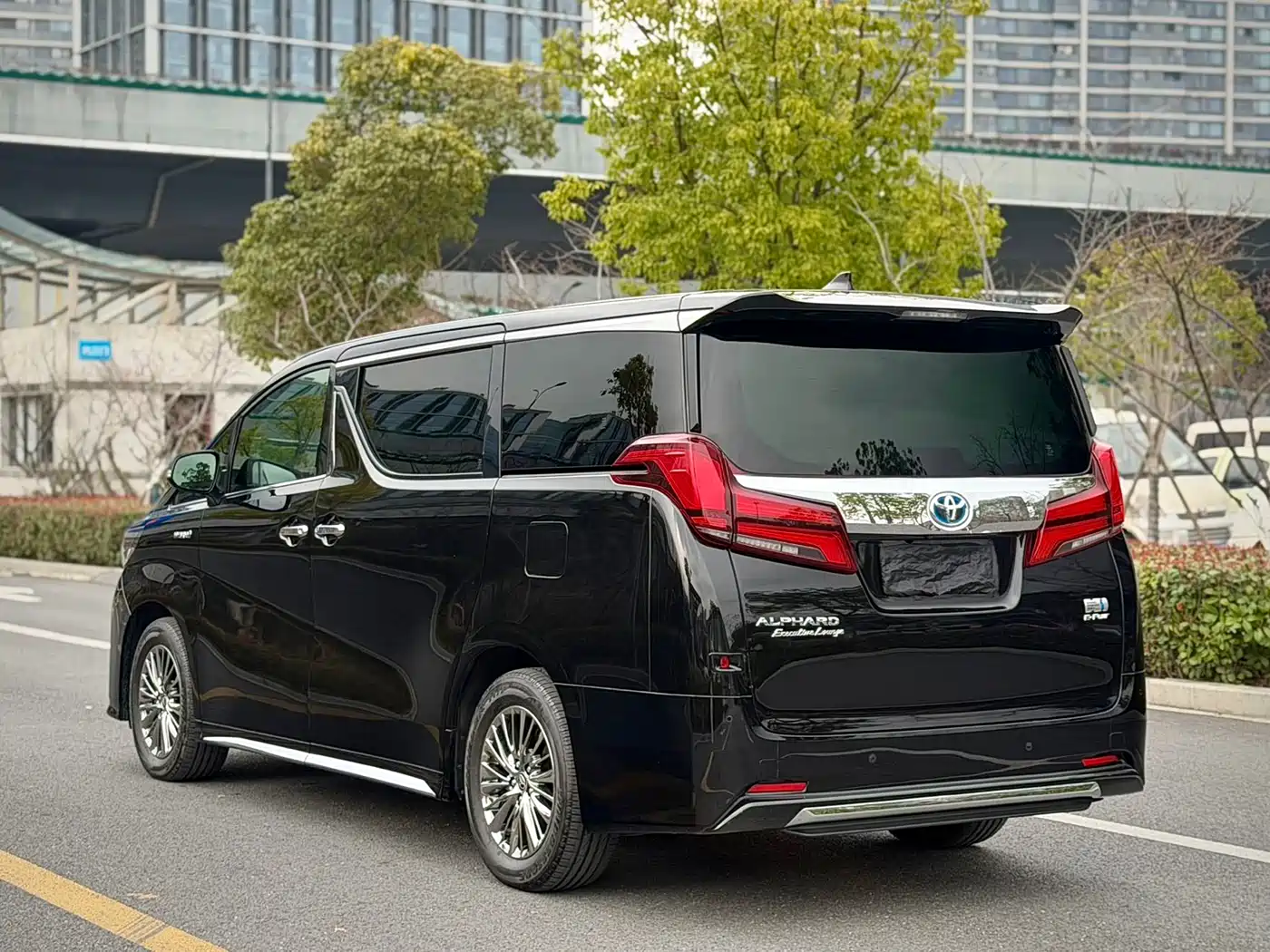 Toyota Alphard 2021 Hybrid 2.5L Premium фото 6