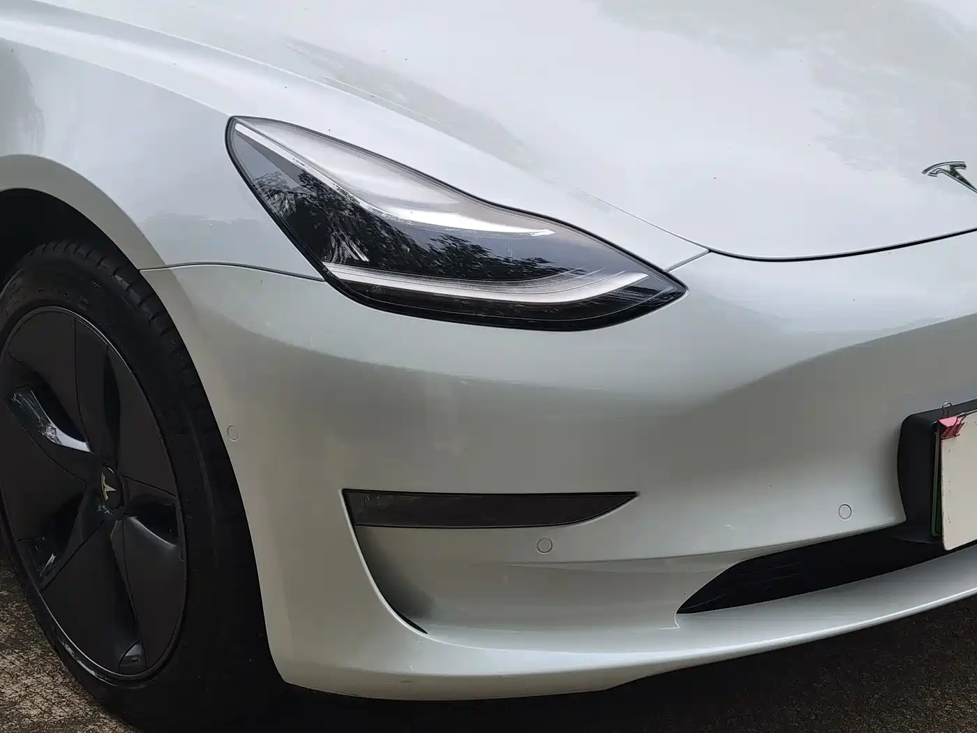 TESLA MODEL 3