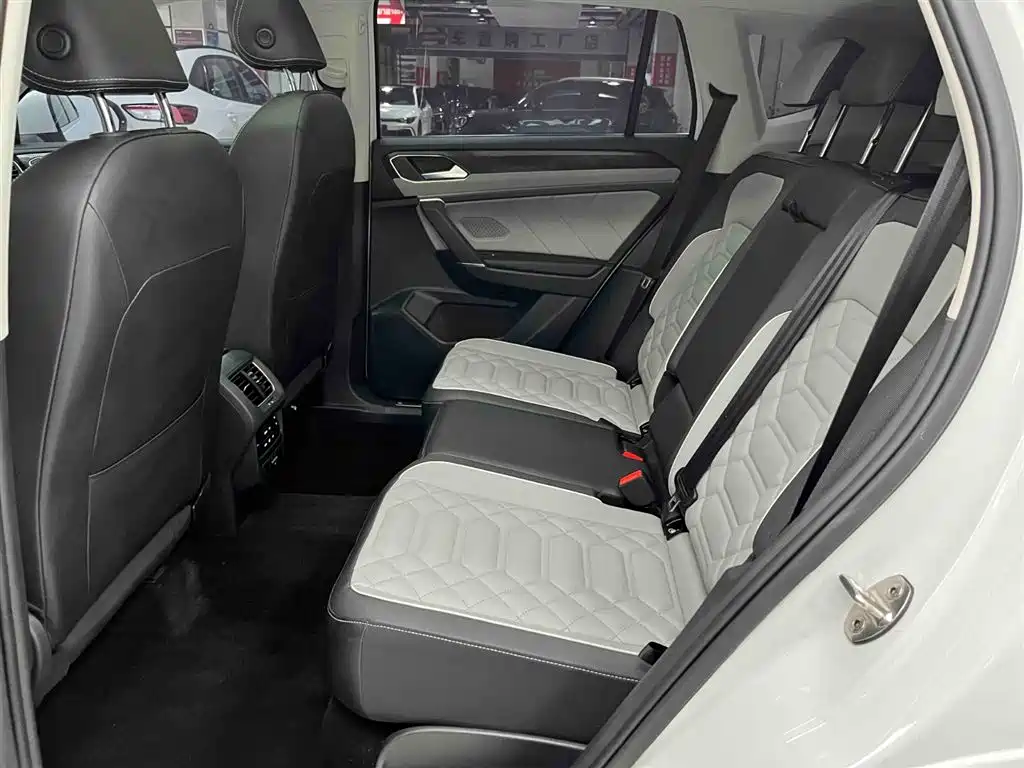 Volkswagen Tayron 2023 280TSI 2WD Luxury Plus Advanced Edition фото 14