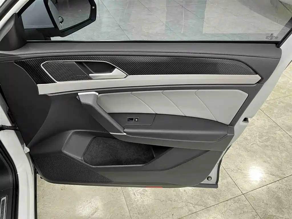 Volkswagen Tayron 2023 280TSI 2WD Luxury Plus Advanced Edition фото 12