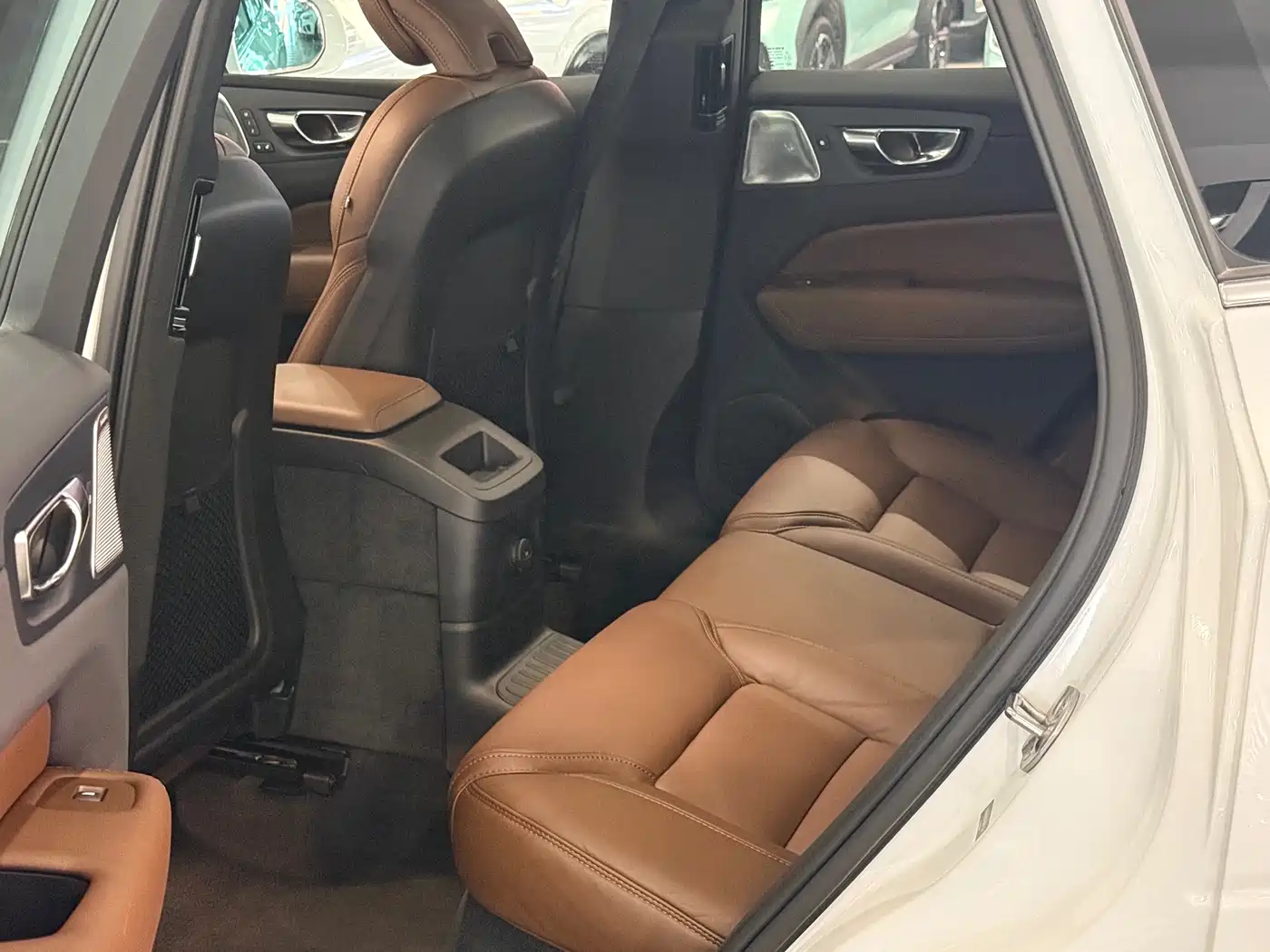 VOLVO XC60 PLUG IN HYBRID