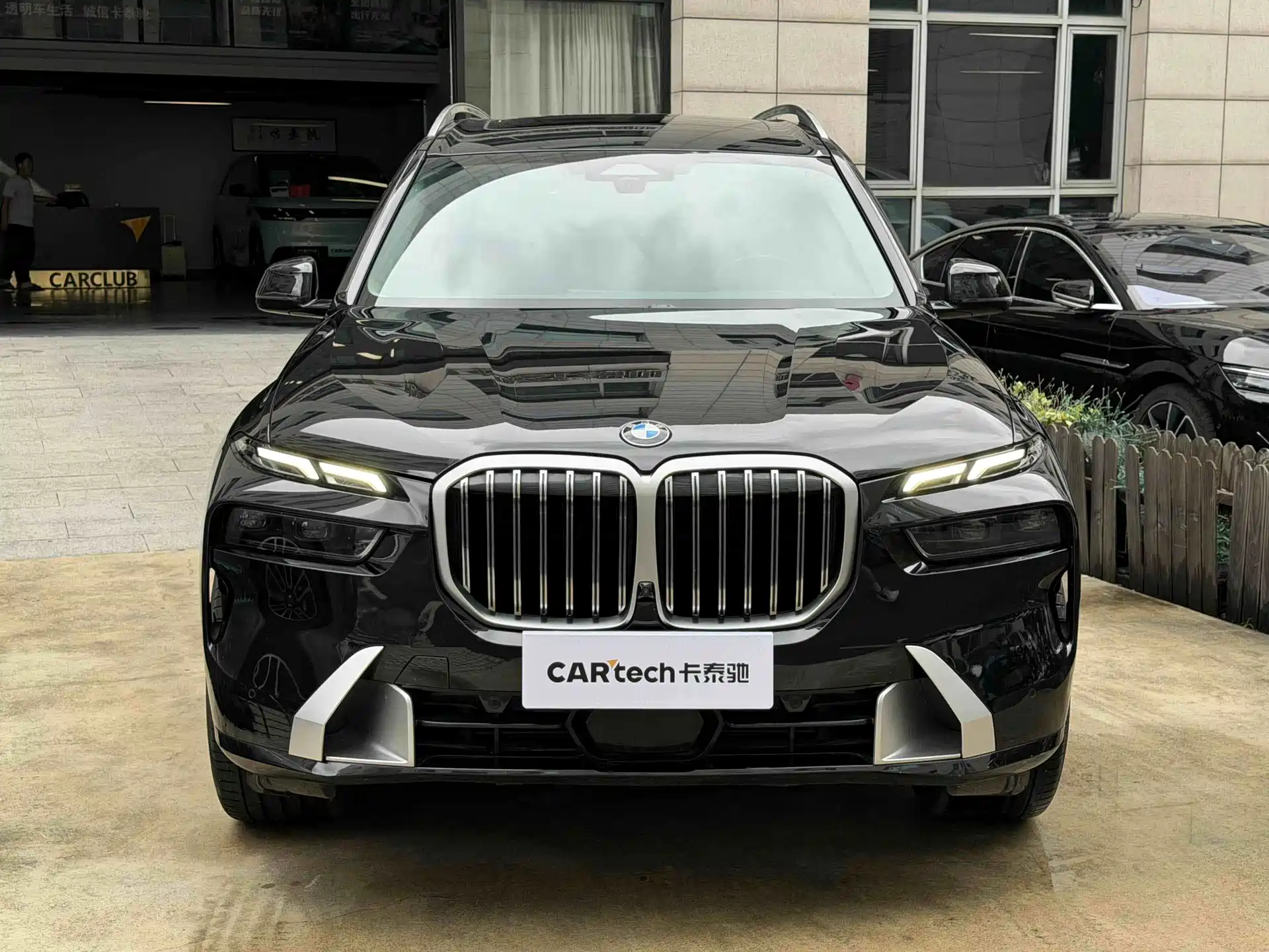 Фото 2 - BMW X7