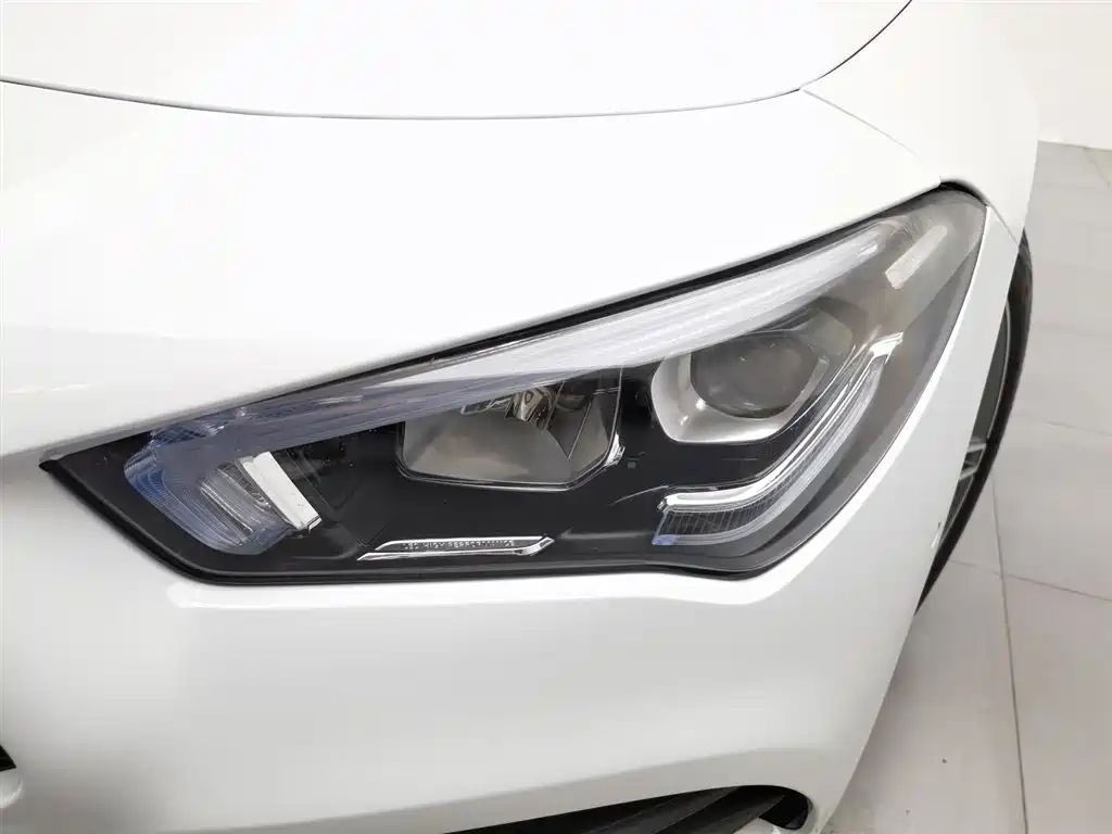 Mercedes-Benz CLA (Import) 2020 CLA 200 фото 7
