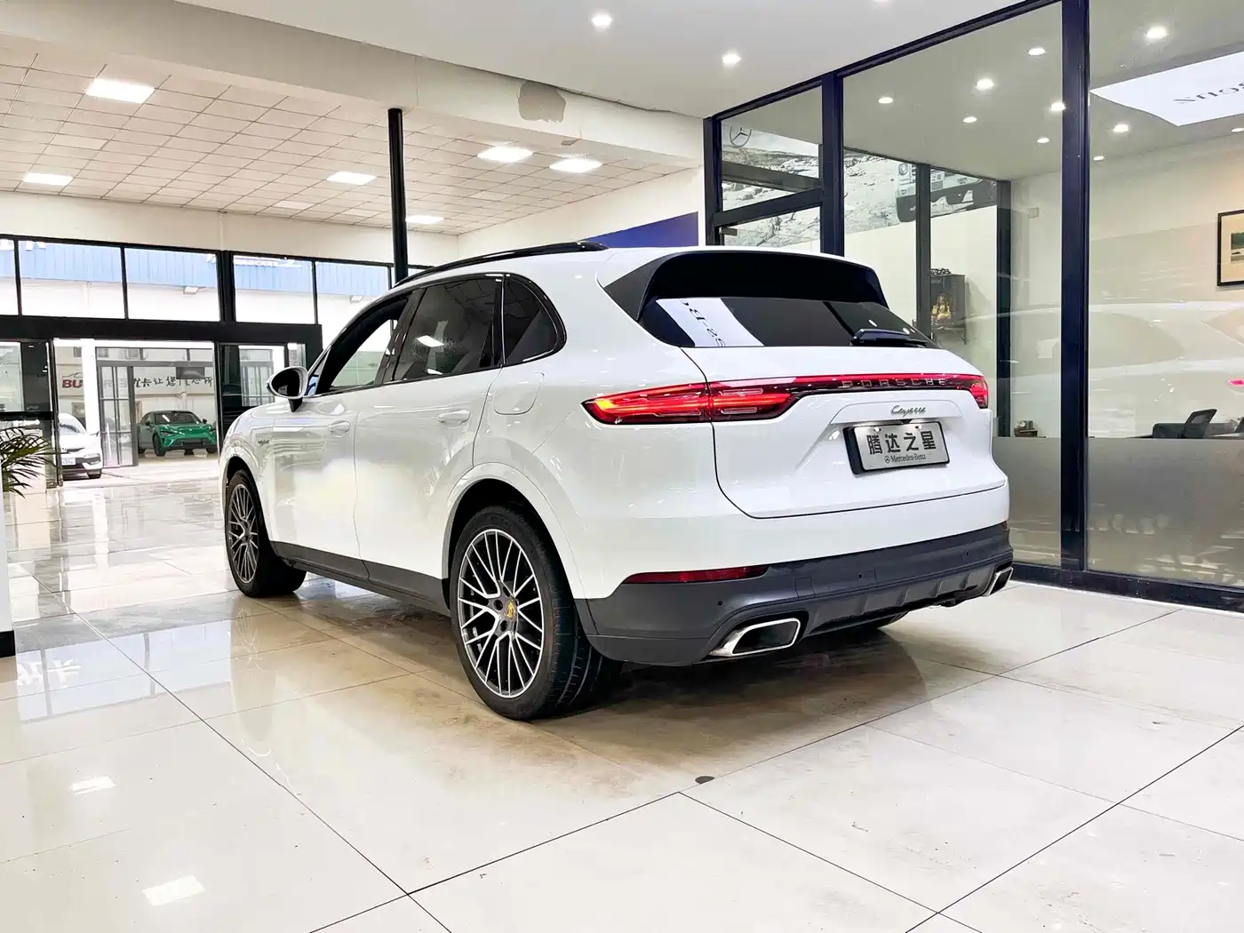 Porsche Cayenne New Energy 2020 Cayenne E-Hybrid 2.0T фото 3