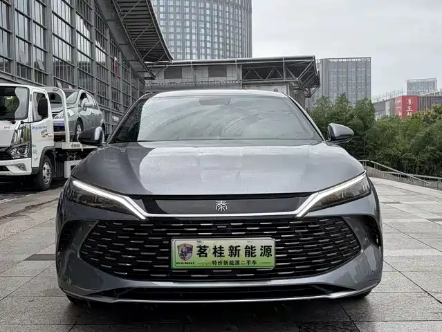 BYD Qin L 2025 DM-i Smart Drive 80KM Premium — фото 2