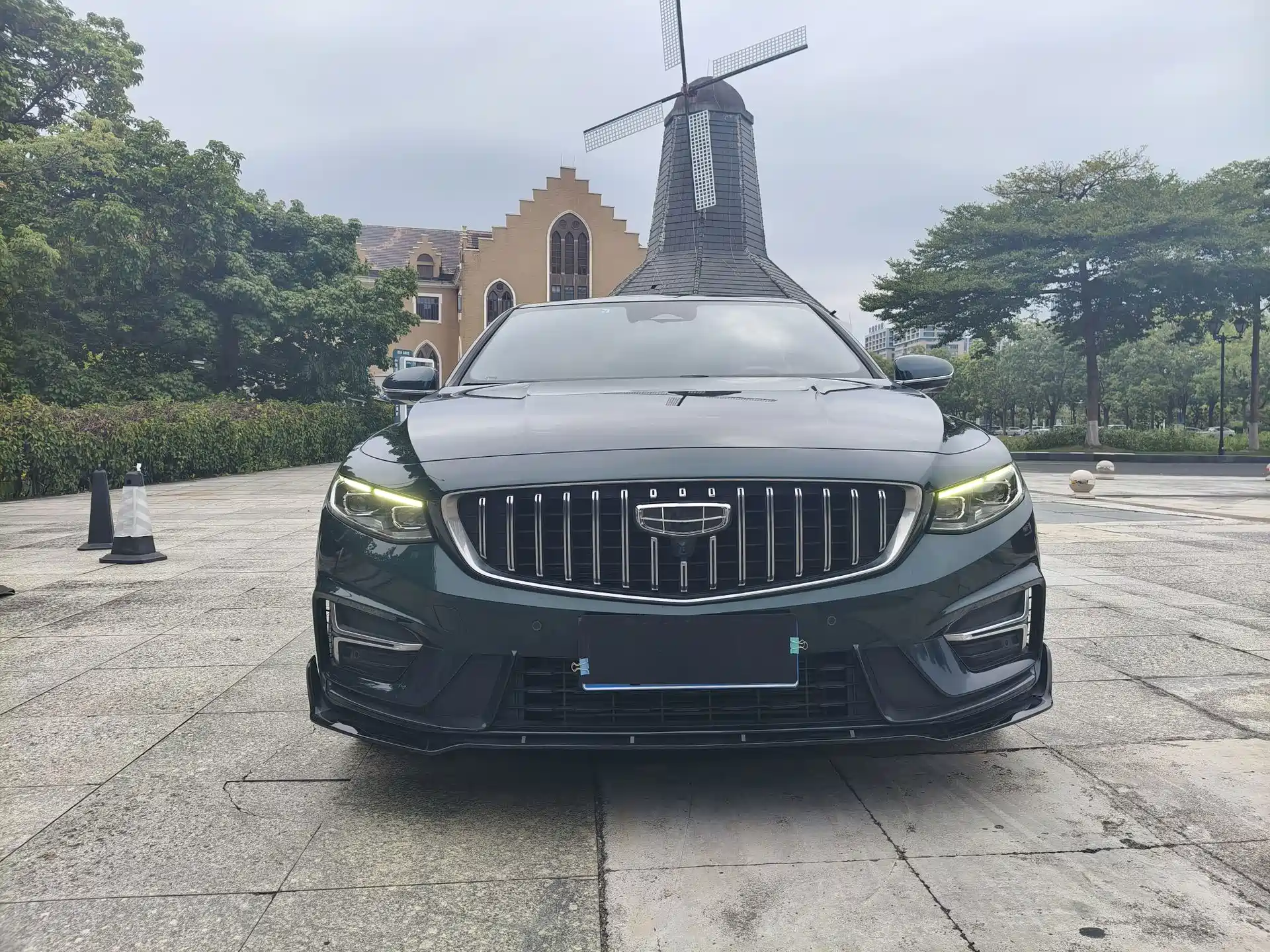 Фото 2 - Geely Preface
