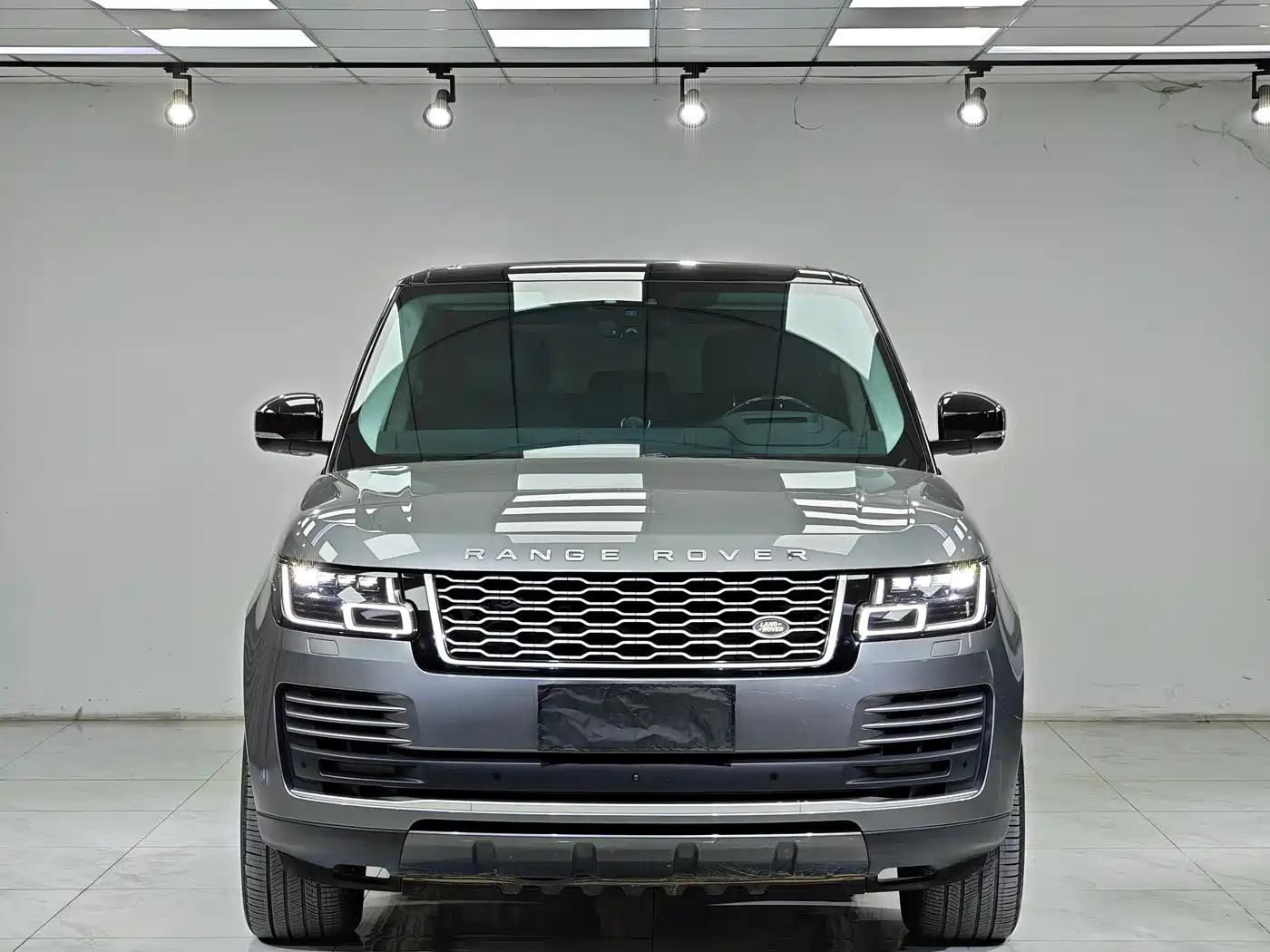 Land Rover Range Rover 2021 3.0 L6 Heritage Extended Classic Edition фото 2