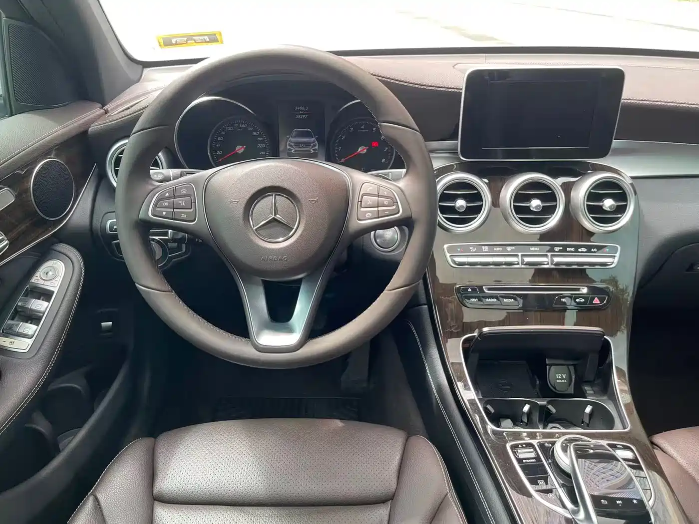 Mercedes-Benz GLC 2019 GLC 260 L 4MATIC Luxury фото 12