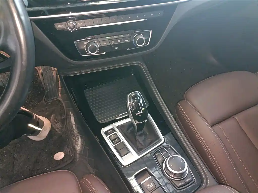 BMW 1 Series 2022 125i M Sport Shadow Edition фото 10