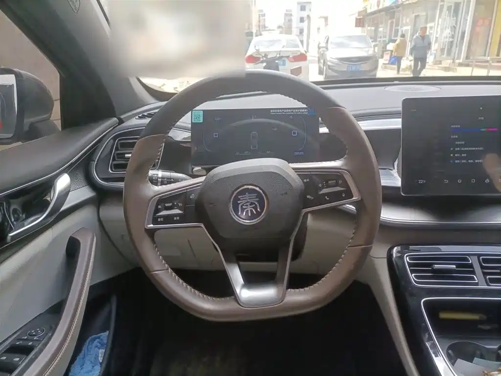 BYD Qin PLUS 2024 Glory Edition DM-i 120KM Leading фото 11