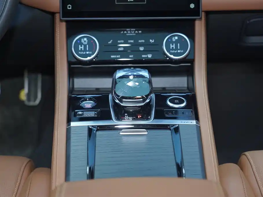 JAGUAR XFL