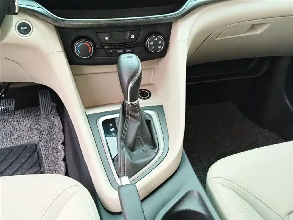 Buick Excelle 2018 15T DCT Progressive (China V) фото 10