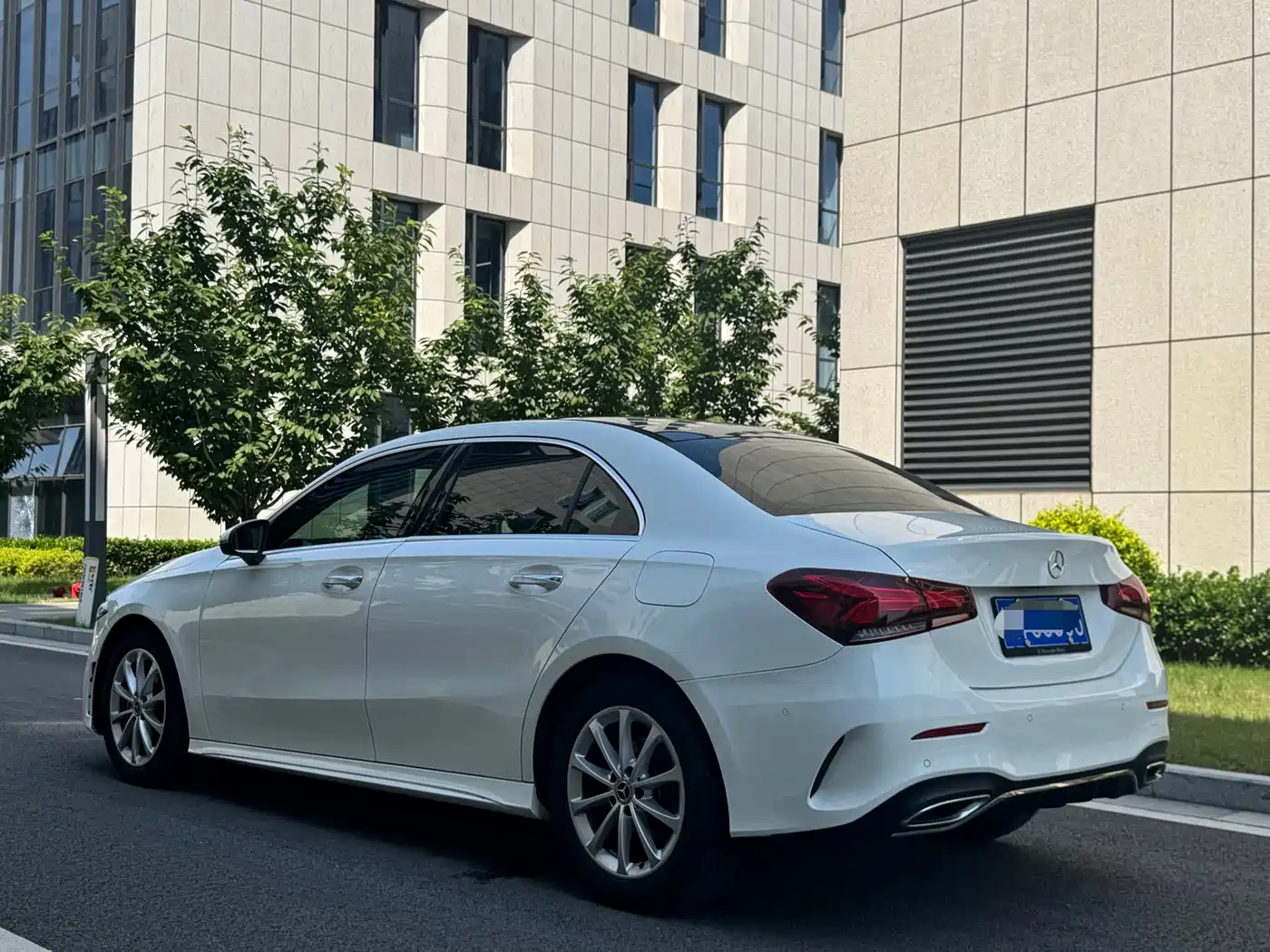 Mercedes-Benz A-Class 2019 A 200 L Sport Sedan фото 6