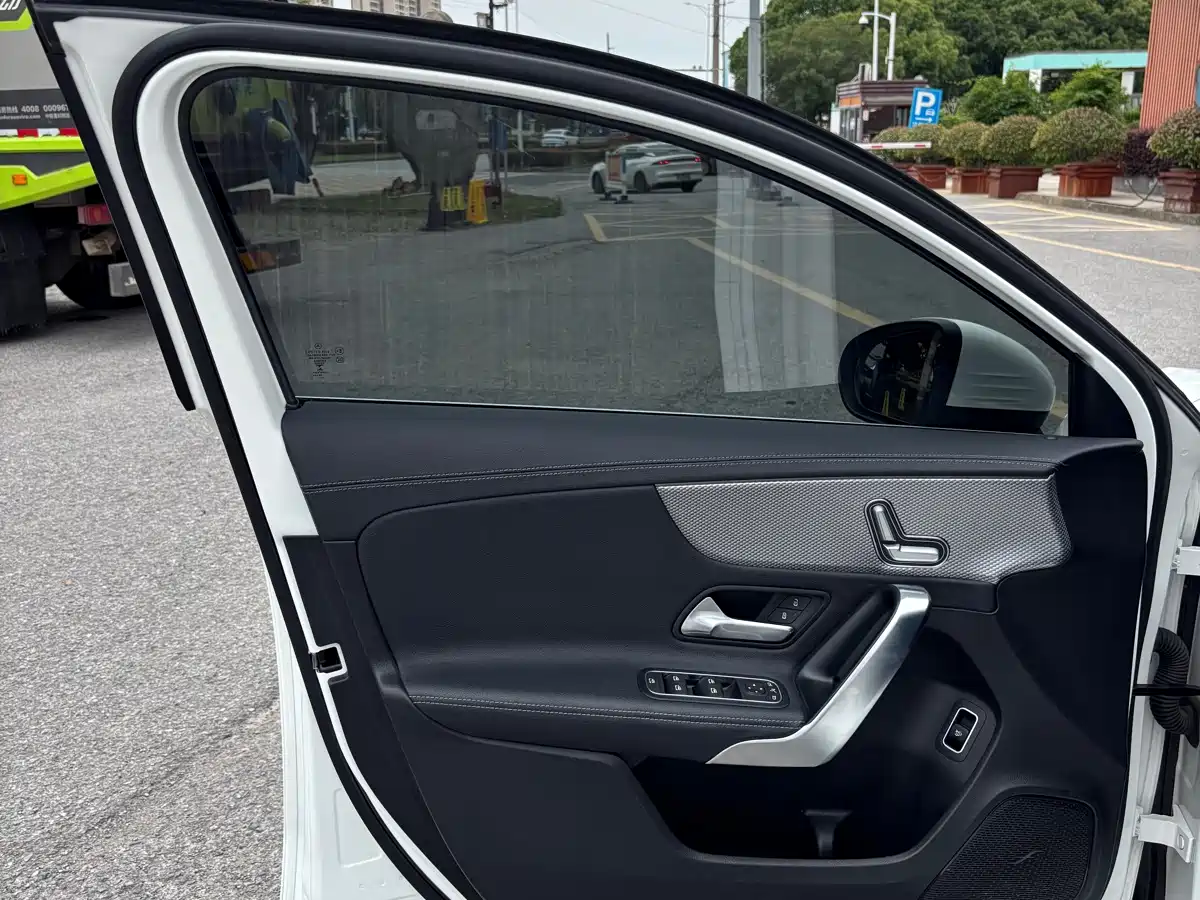 Mercedes-Benz A-Class 2020 A 200 L фото 8