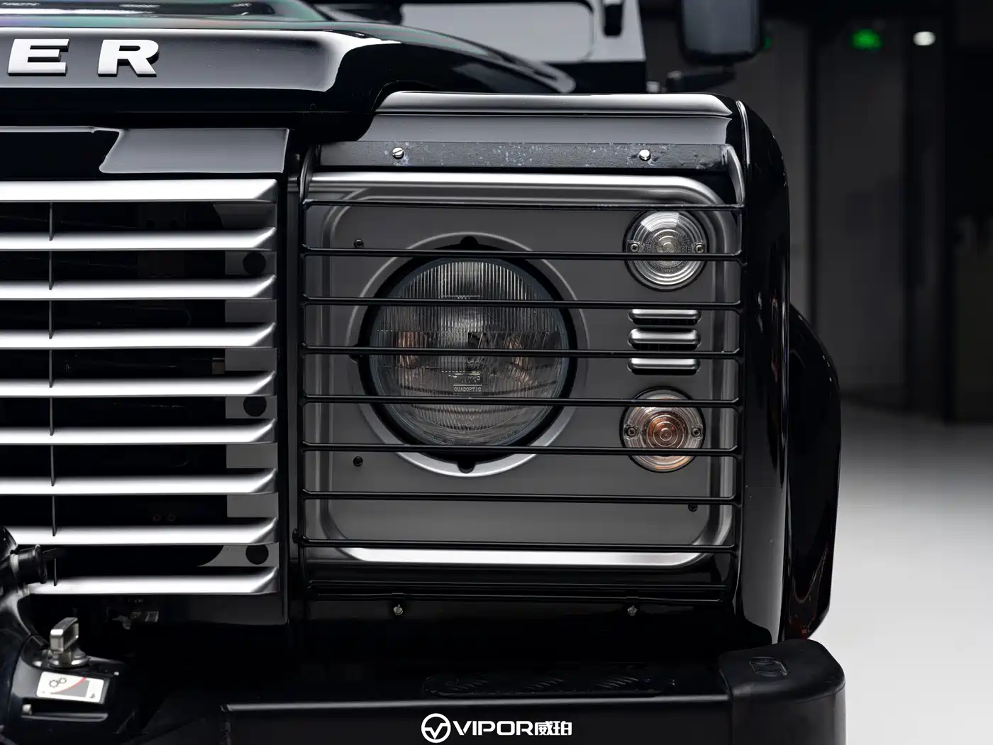 Land Rover Defender фото 16