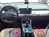 Фото 7 - Geely Coolray