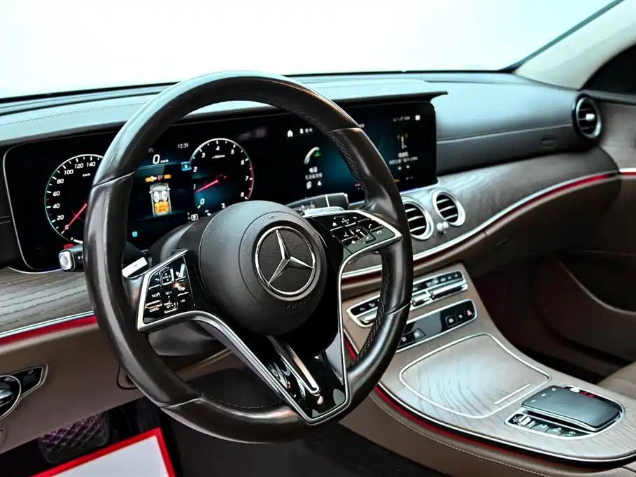 MERCEDES-BENZ E CLASS