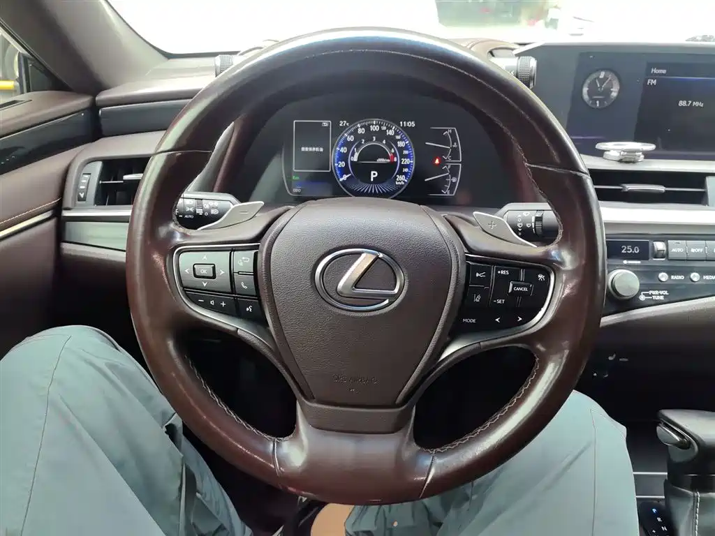Lexus ES 2020 200 Excellence фото 3