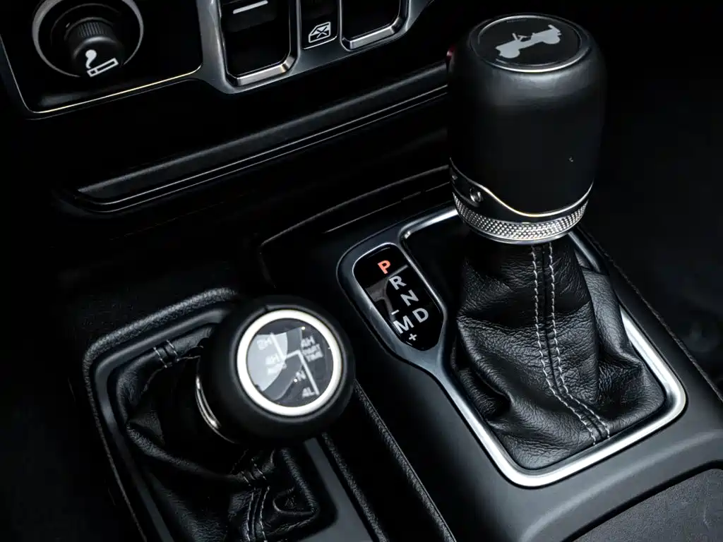 Jeep Wrangler 2025 2024 Model 2.0T Sahara Four-Door Version