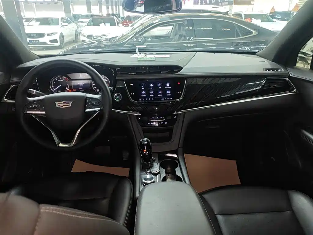 Cadillac XT6 2022 2.0T 7-Seater 2WD Luxury Edition фото 6