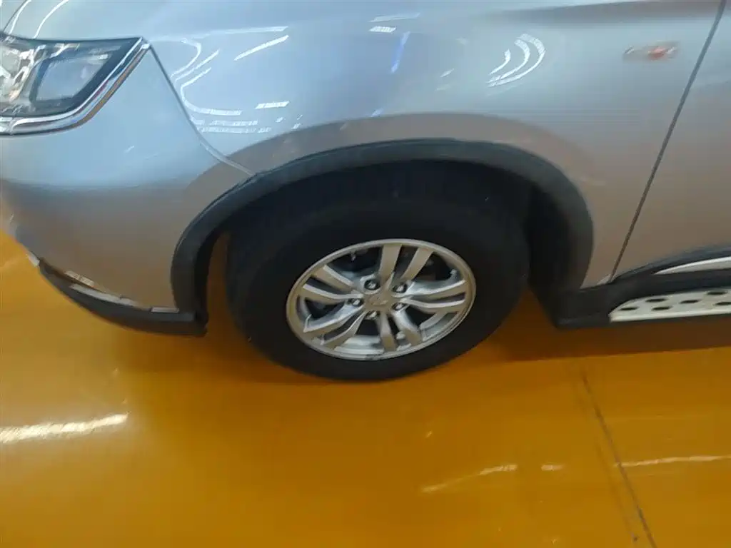 Mitsubishi Outlander 2016 2.0L 2WD Fashion Edition 5-seater фото 23