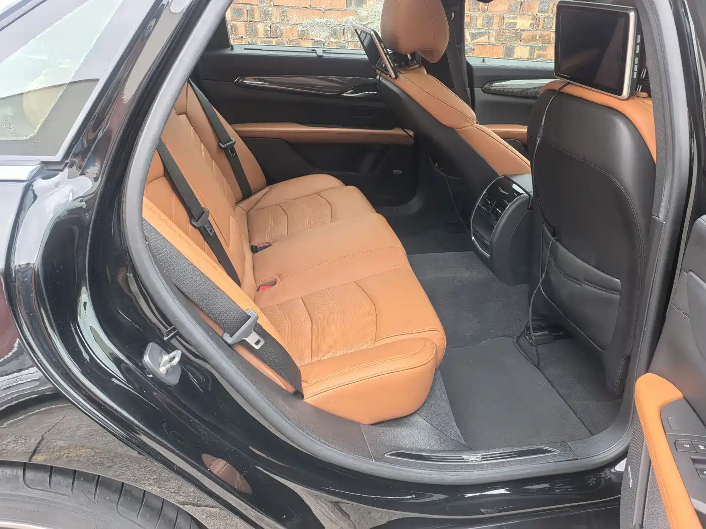 Cadillac CT6 2016 28T Leading фото 6
