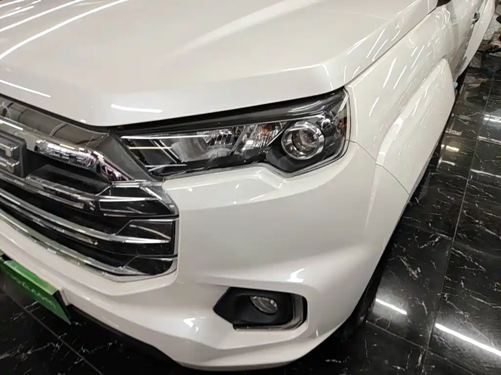 Jiangling Yuhu 7 2022 2022 2.0T Automatic Diesel 2WD Comfort Standard Wheelbase