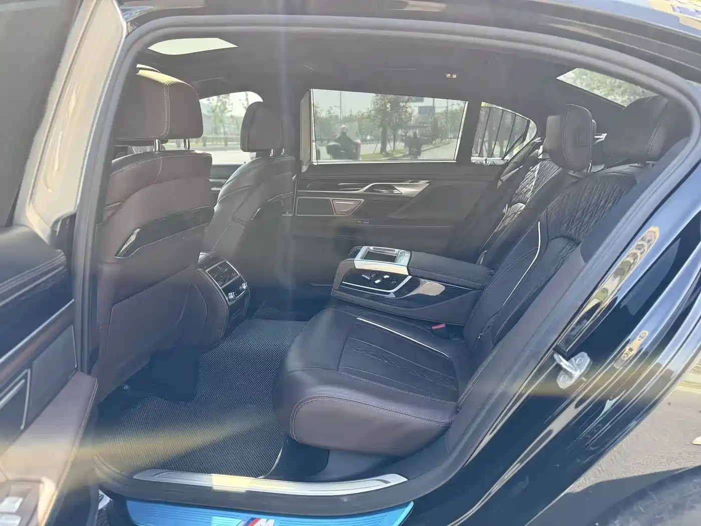 BMW 7 Series 2021 Model 730Li M Sport Package фото 6