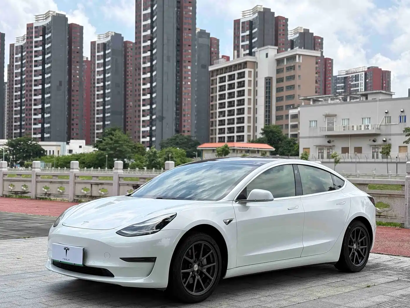 Tesla Model 3 (Import) 2019 2019 Standard Range RWD Upgraded Edition