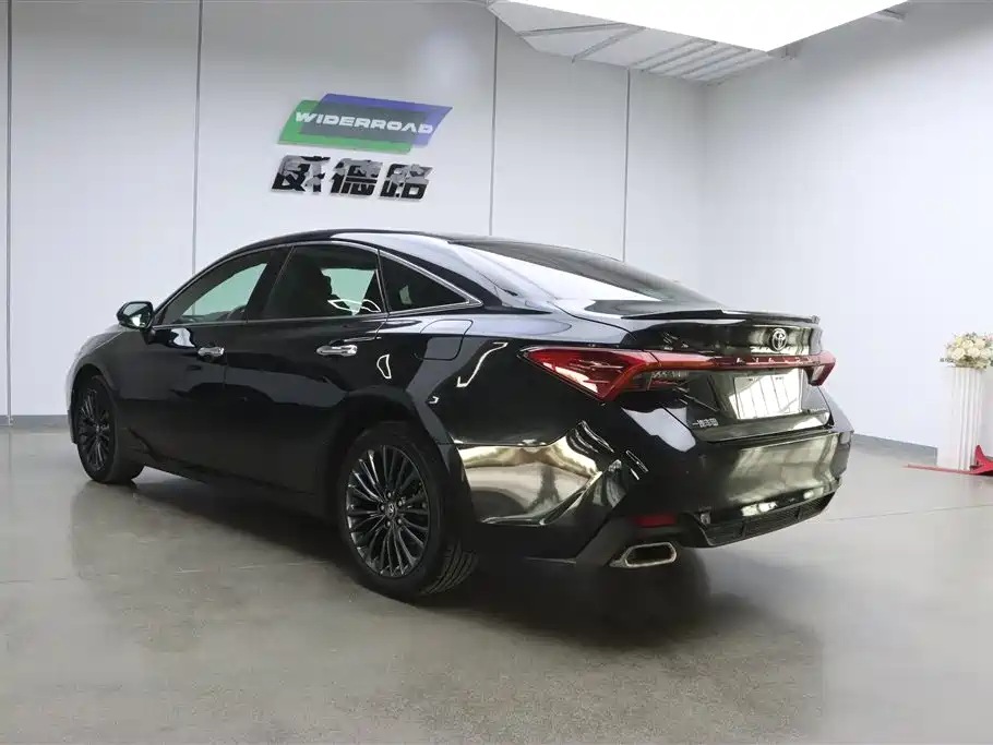 Toyota Avalon 2021 2.5L Touring Noble SPORT Edition фото 6