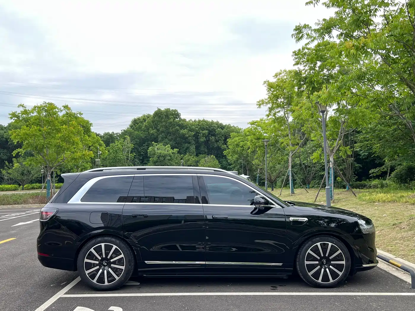 AITO Wenjie AITO M9 2025 Extended Range Ultra 52kWh 6-Seater фото 17