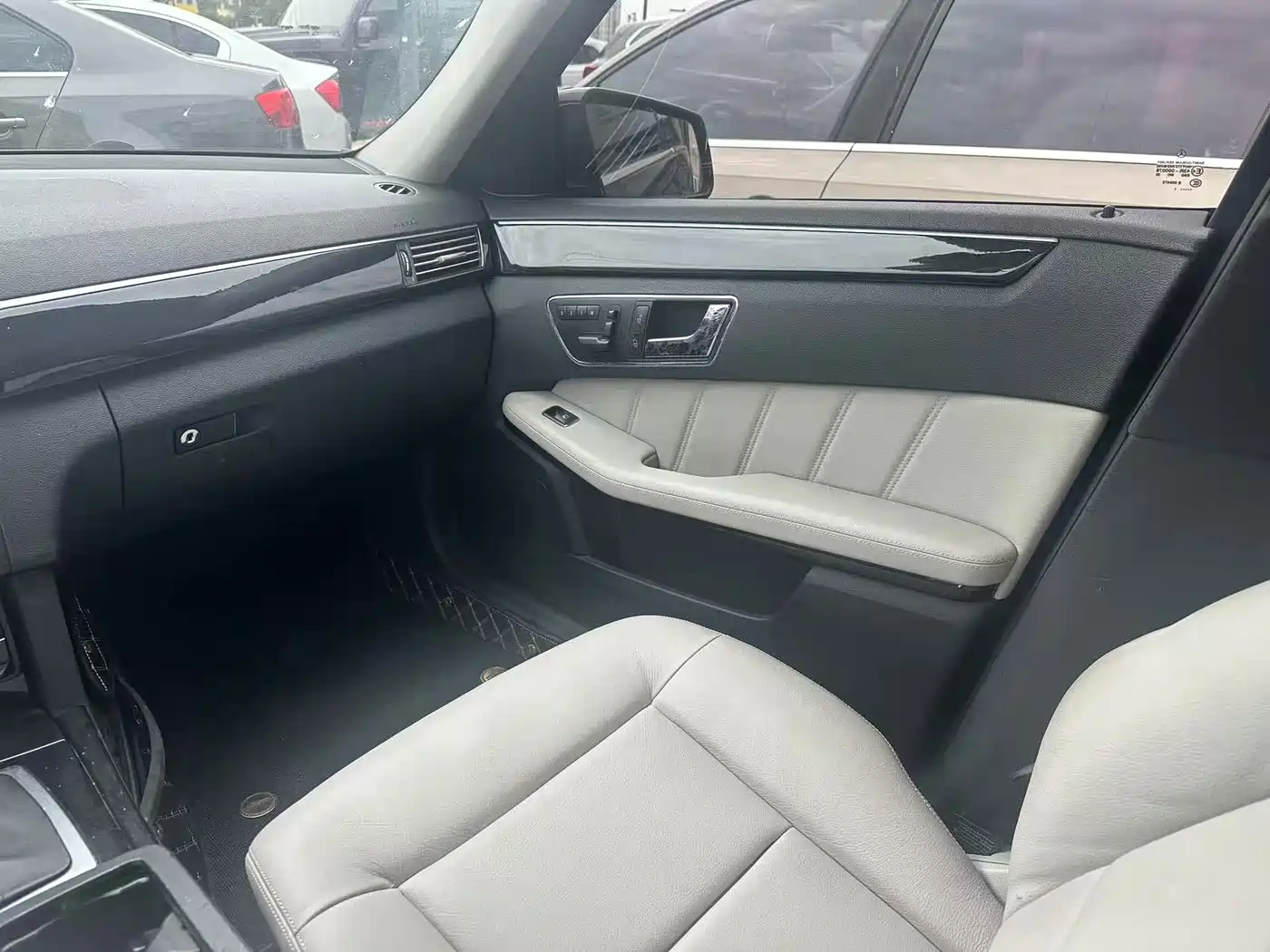 Mercedes-Benz E-Class 2011 2011 E 260 L CGI Fashion
