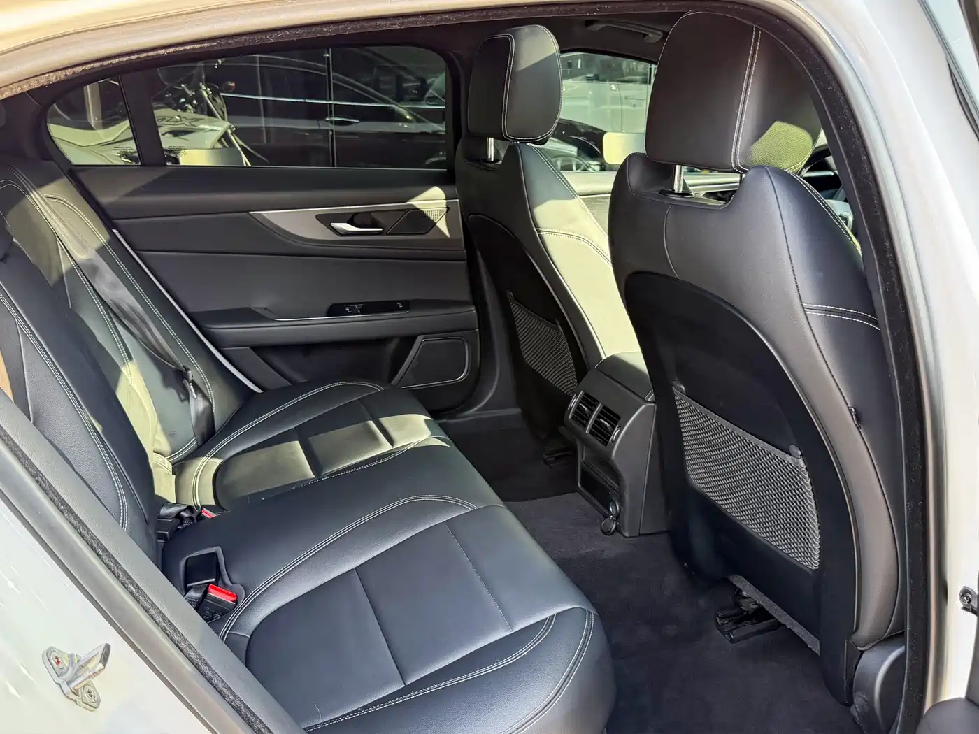 Jaguar XEL 2020 2.0T 200PS R-DYNAMIC Youth Sport Edition фото 12