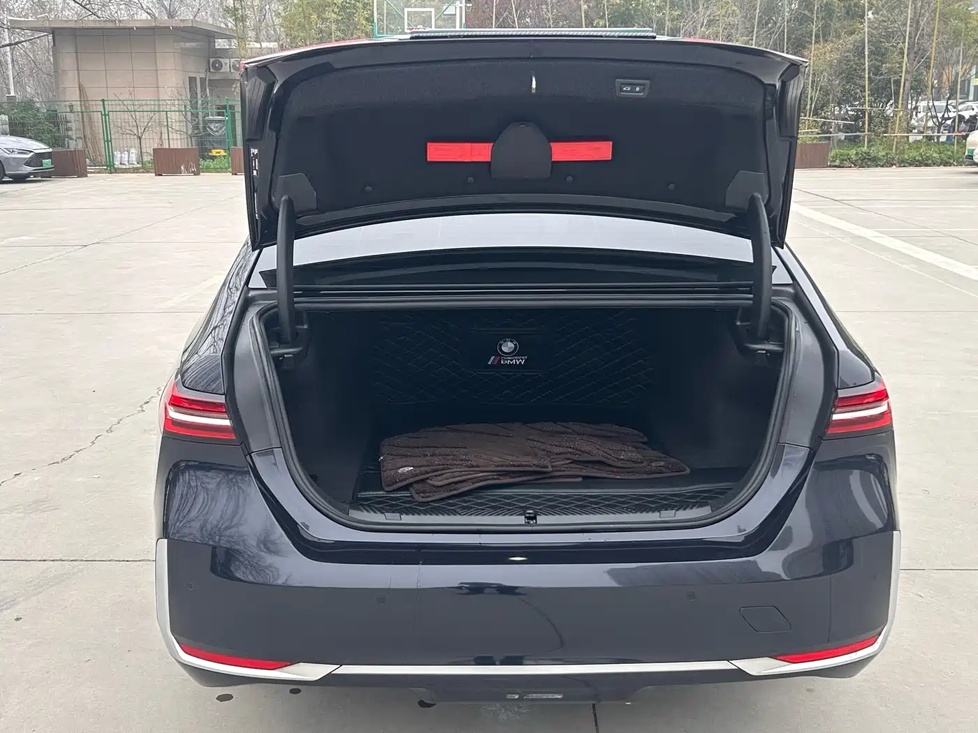 BMW i5 2024 eDrive 35L Premium Luxury Package фото 12