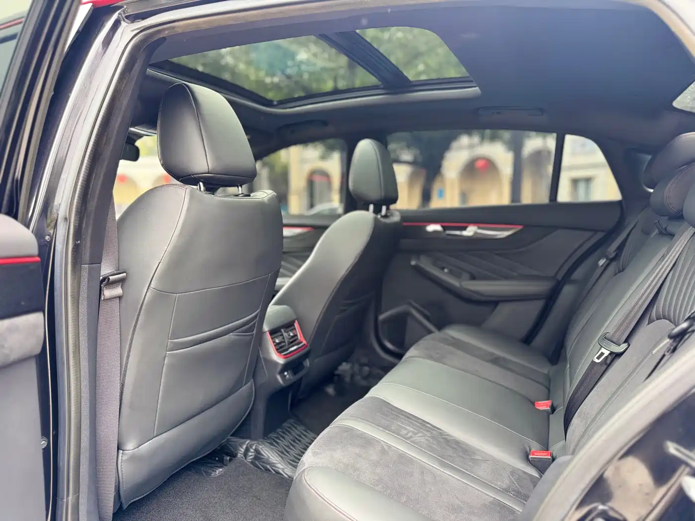 DONGFENG YI HYUN MAX