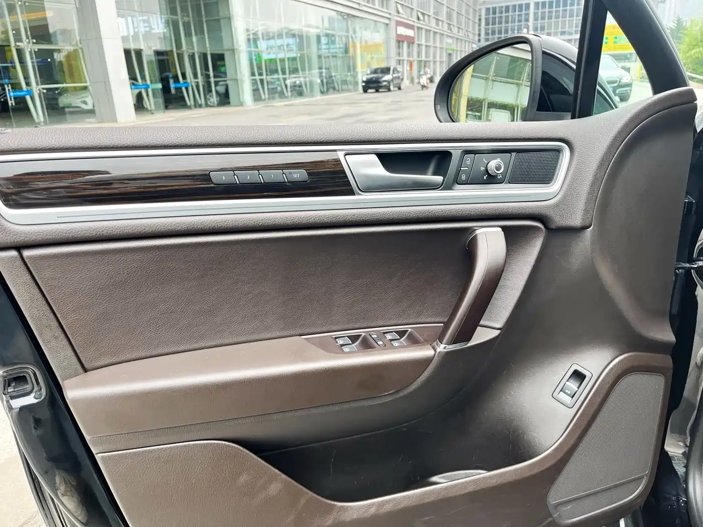 Volkswagen Touareg 2016 3.0TSI High Configuration фото 11