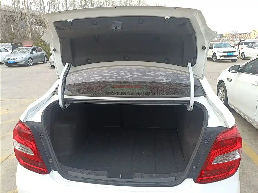 Chevrolet Aveo 2014 Sedan 1.4SL AT Fashion Sunroof Edition фото 19
