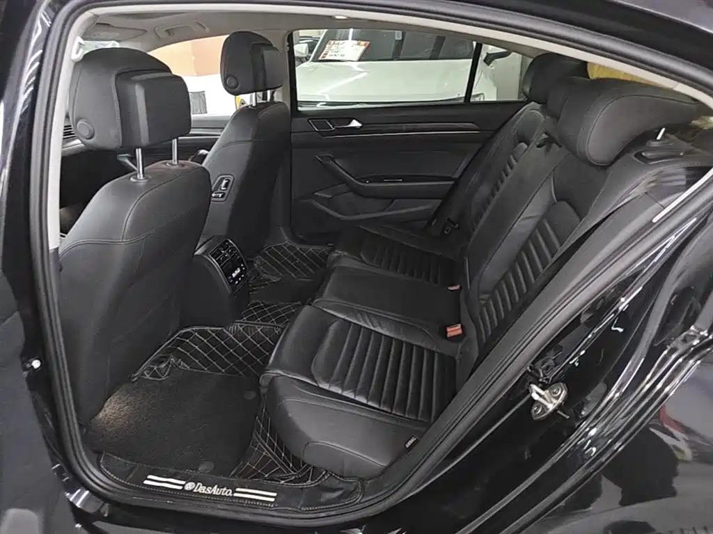 Volkswagen Magotan 2019 330TSI DSG Luxury Class China VI фото 17