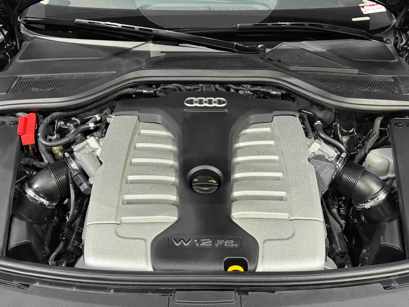 Photo 24 - Audi A8