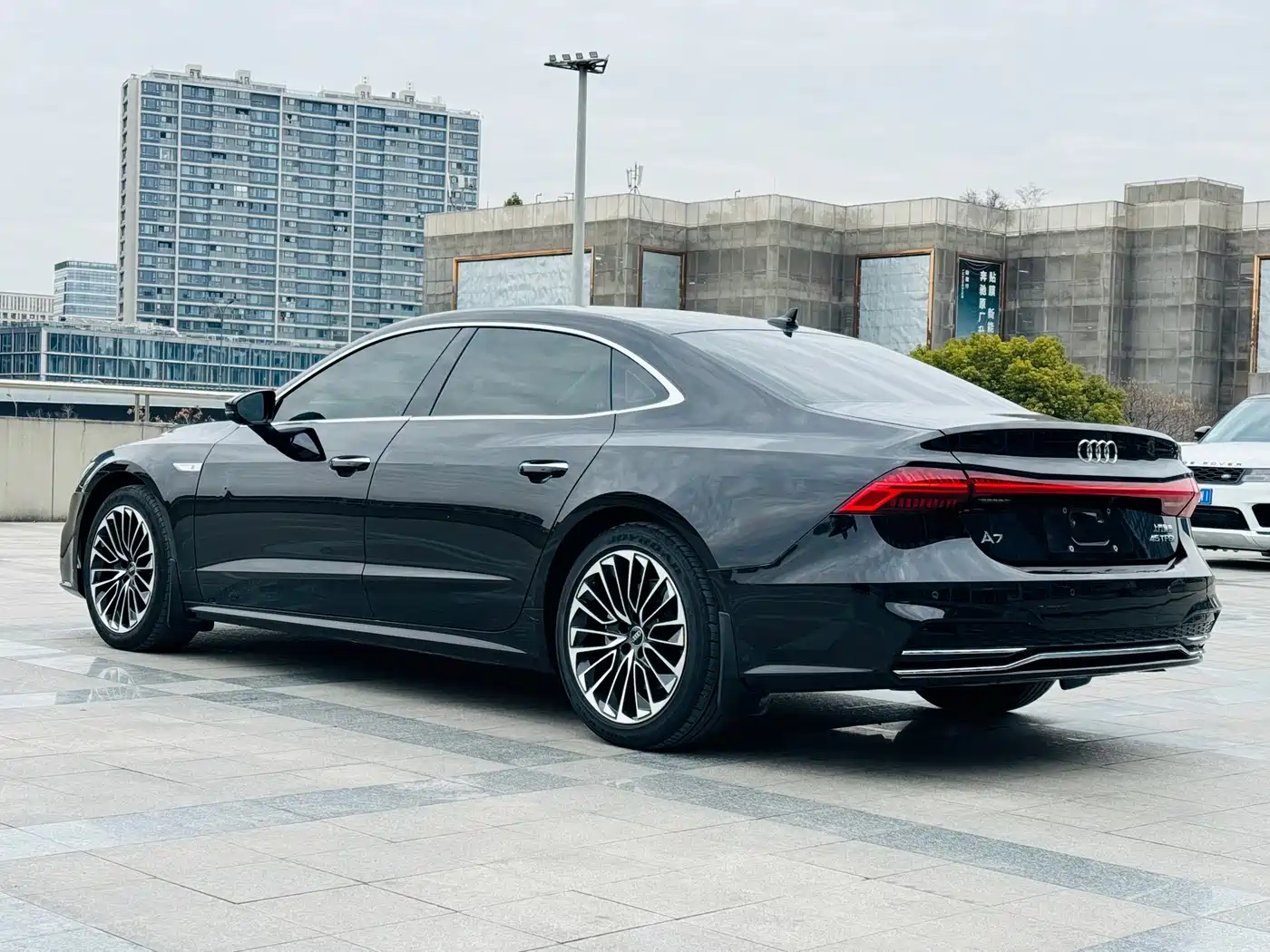 Audi A7L 2022 45 TFSI S-line Youth Dream Edition фото 16