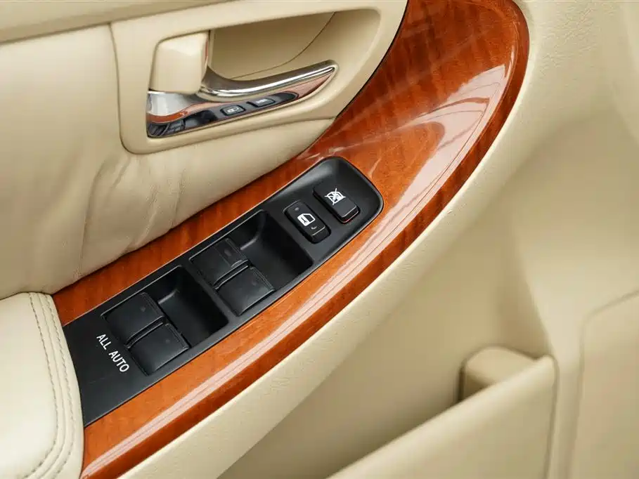 Toyota Crown 2007 3.0L Royal Saloon G VIP фото 9