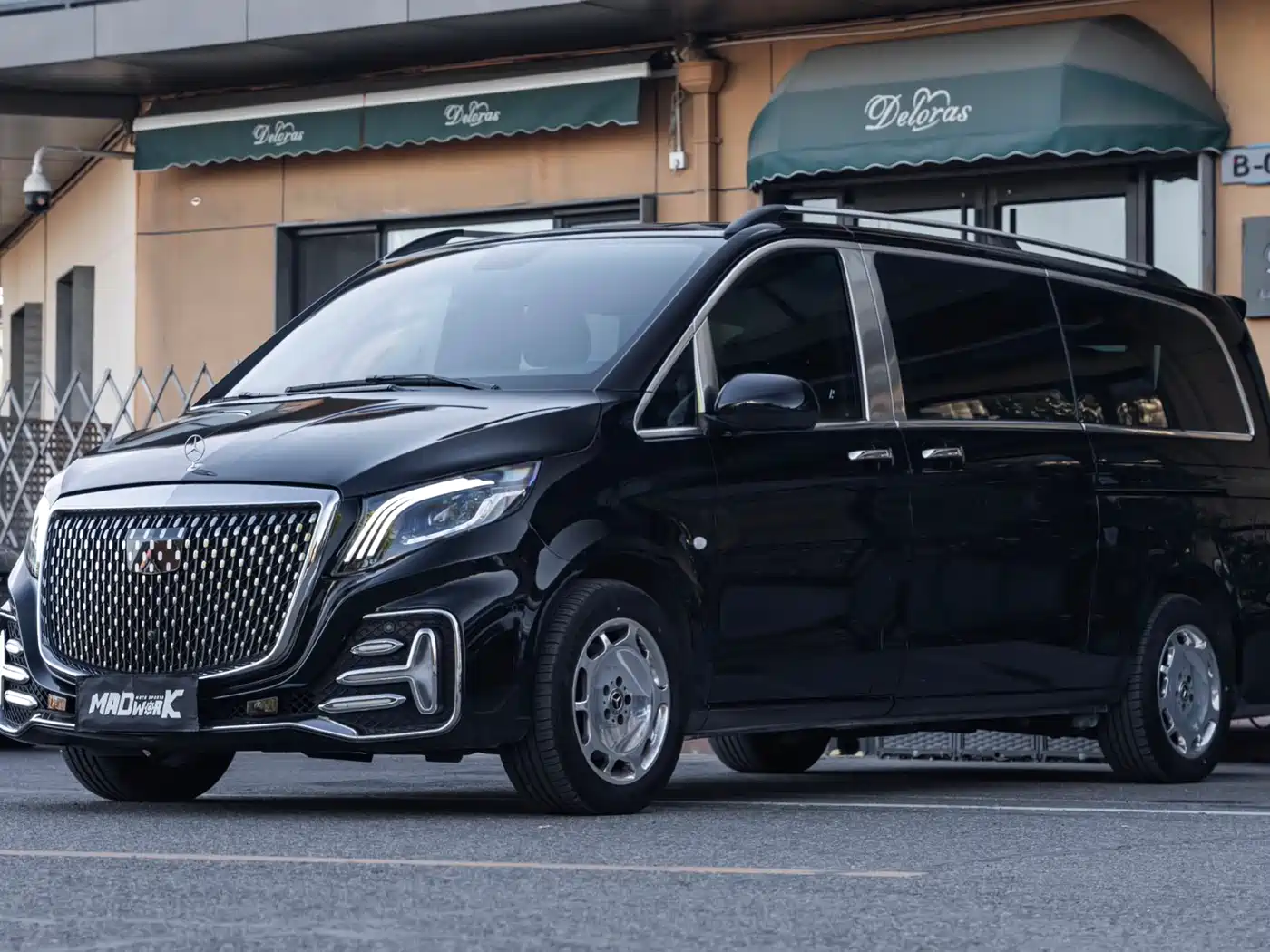 Mercedes-Benz Vito 2023 2.0T Business 7-Seater