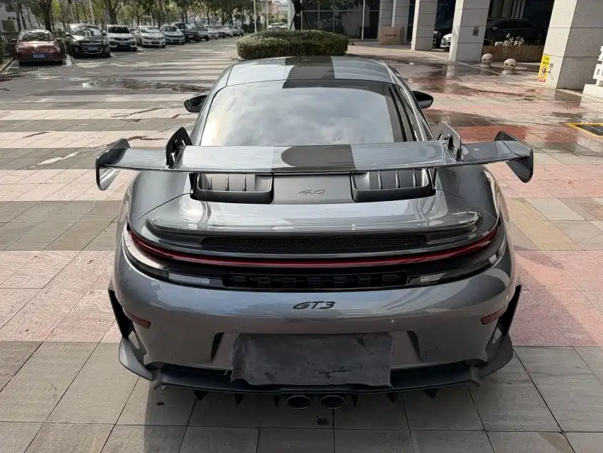 PORSCHE 911