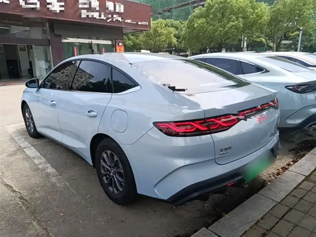 BYD Qin L 2024 DM-i 80KM Leading Edition фото 5