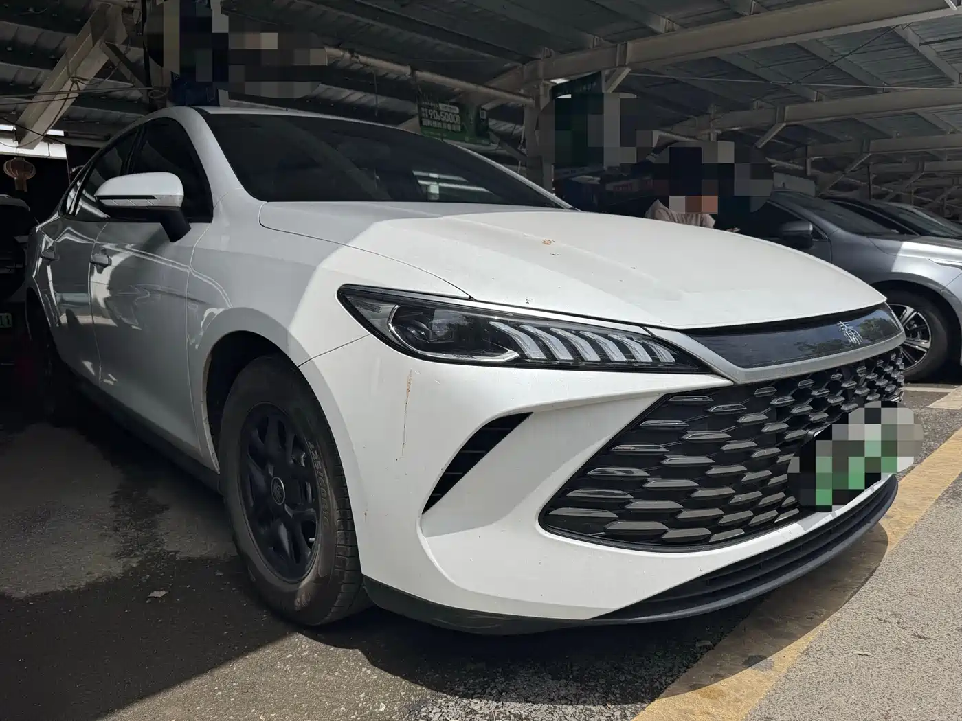 BYD Qin PLUS 2025 DM-i Smart Drive 55KM Leader фото 3