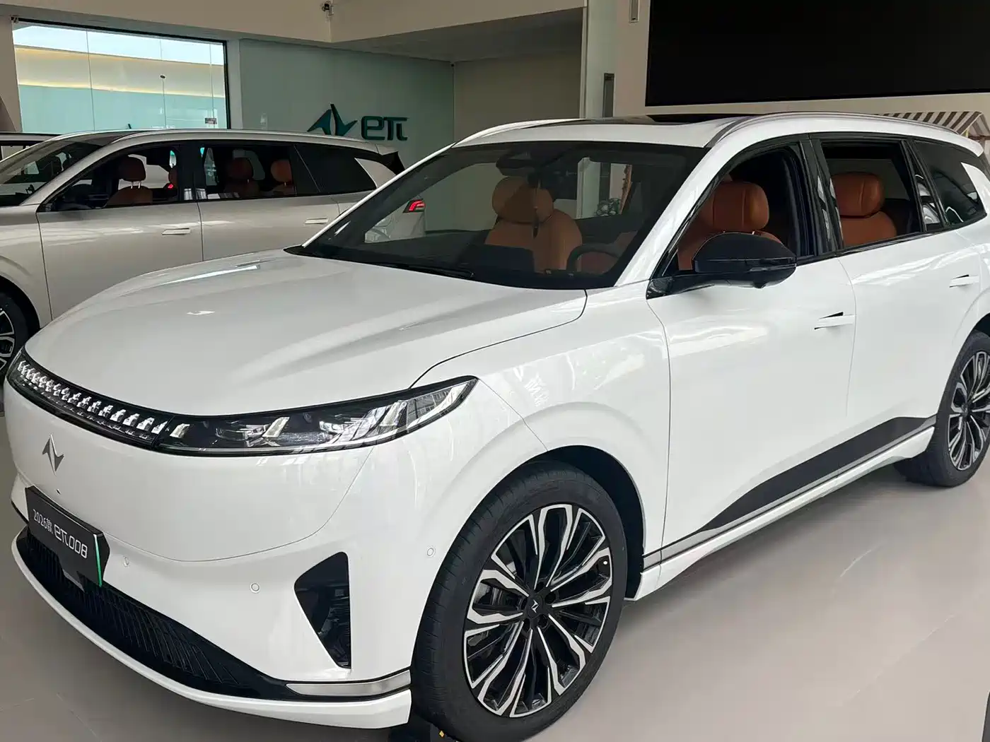 Dongfeng Yipai eπ008 2026 6-seater EREV Family Joy Edition