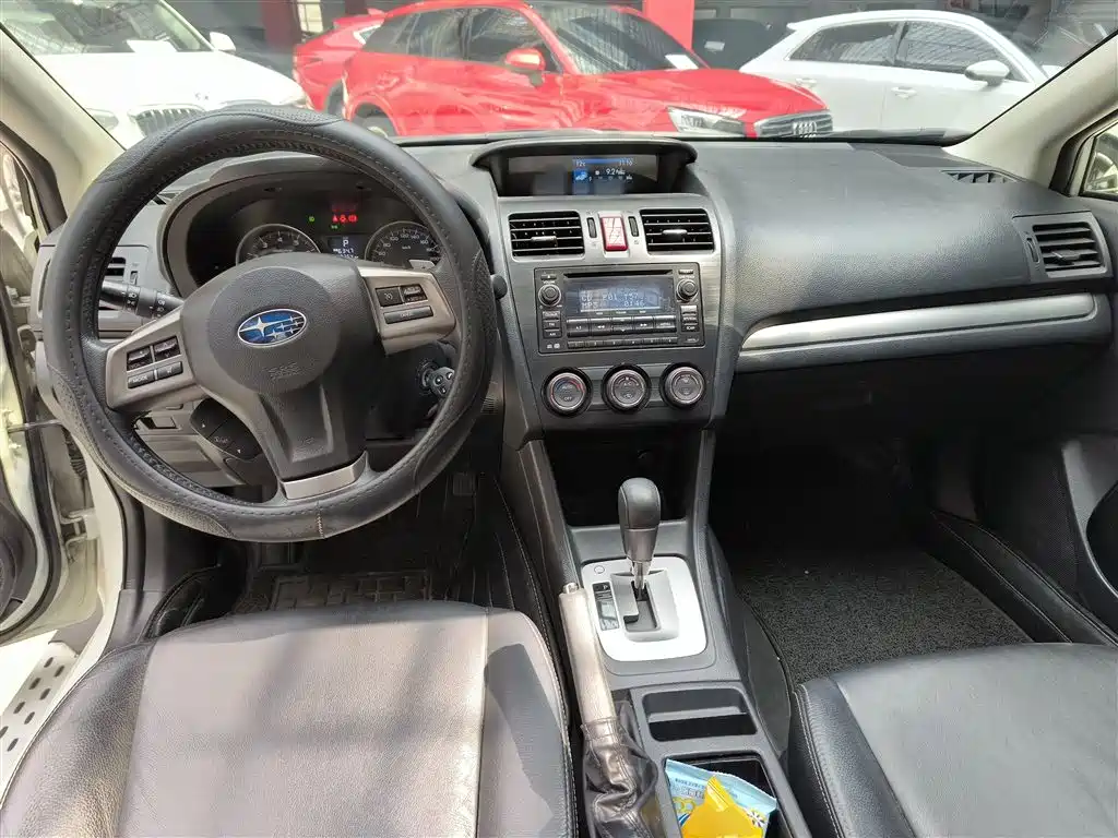 Subaru XV 2014 2.0i Elite фото 6